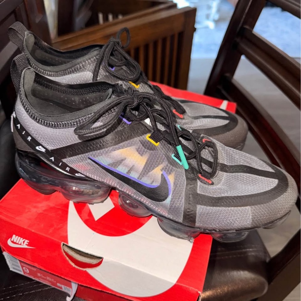 VM 19 Nike shoes men's size